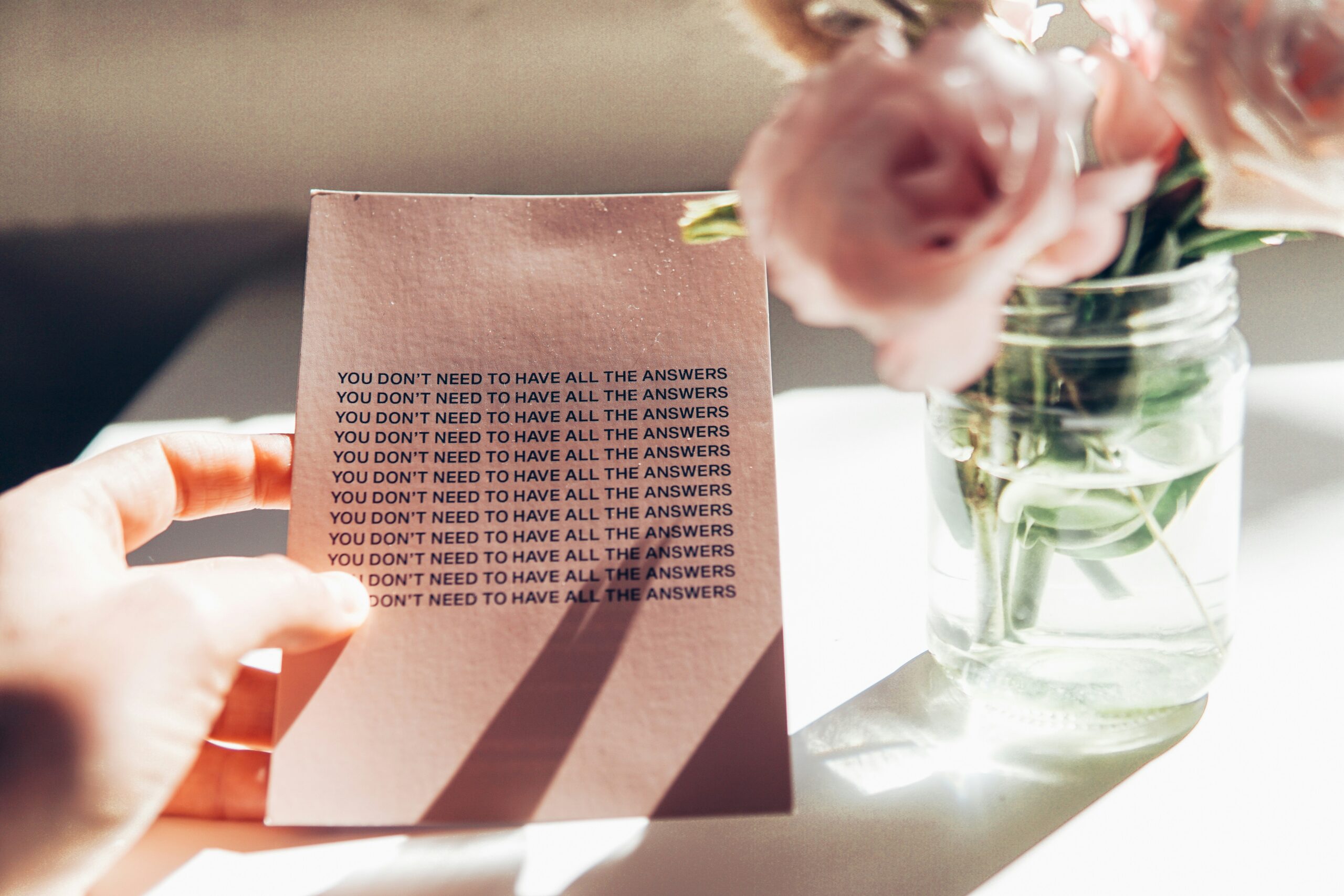 Comparison table listing tips for using retailer policies and credit card perks effectively