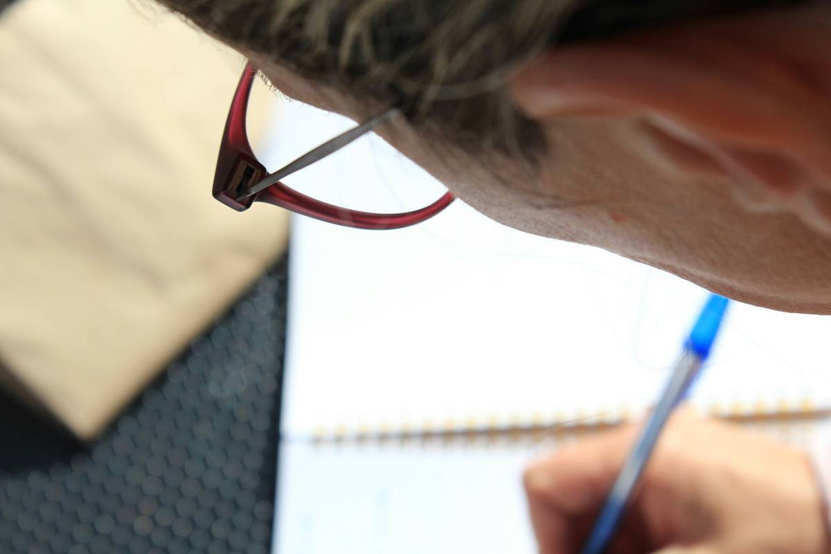 Comparison table highlighting dos and don'ts for maximizing refunds