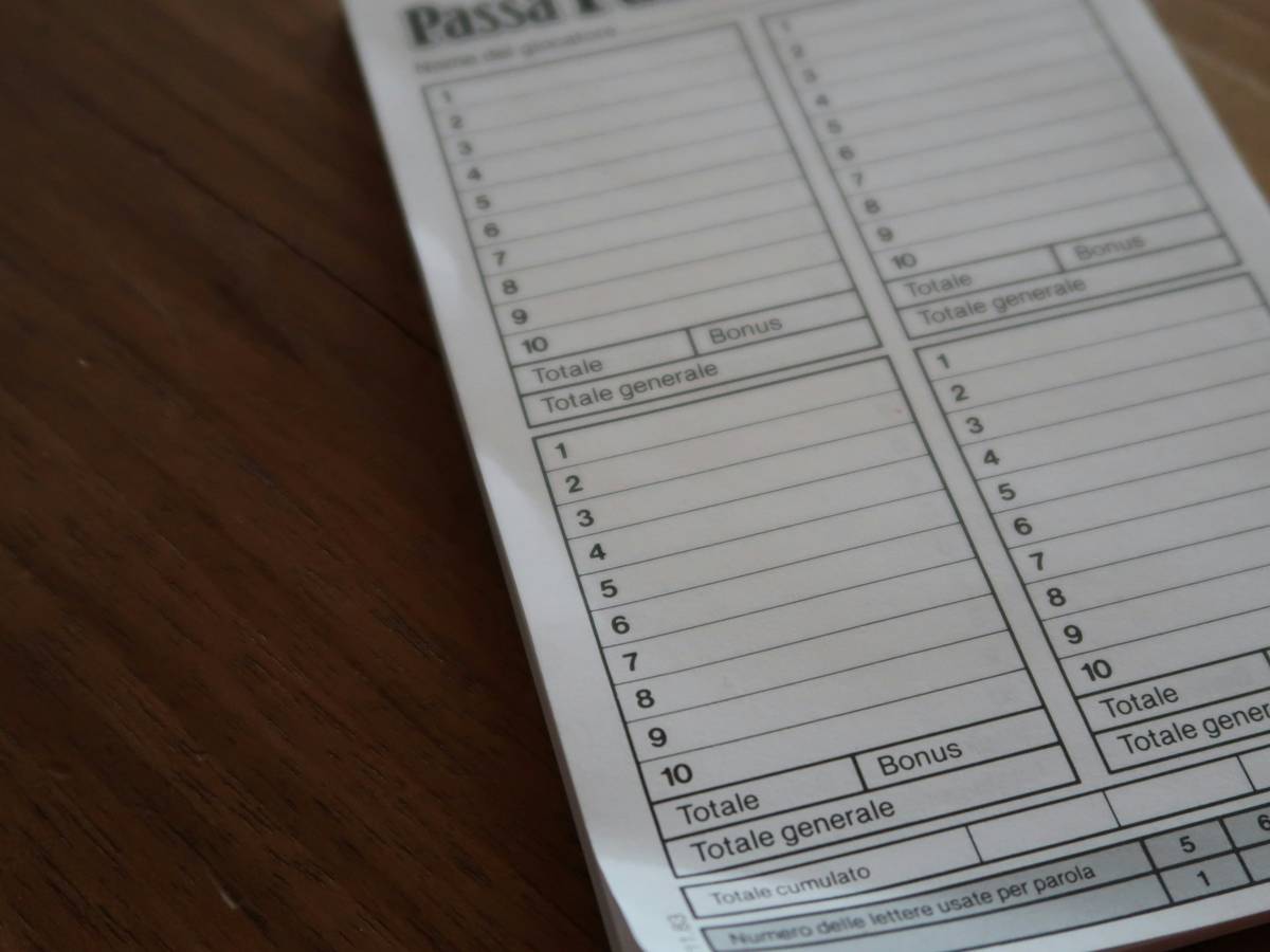 A flowchart illustrating the steps to file a credit card price protection claim.