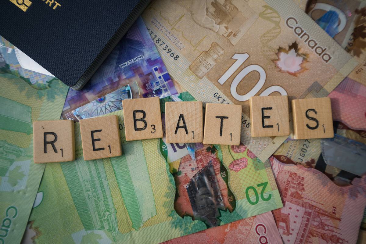 Infographic showing how Sarah managed to save hundreds via price protection strategies